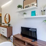 1br Retreat In Prime Location By Lovelystay Oporto