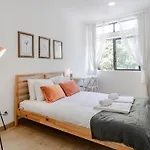 1br Retreat In Prime Location By Lovelystay Oporto