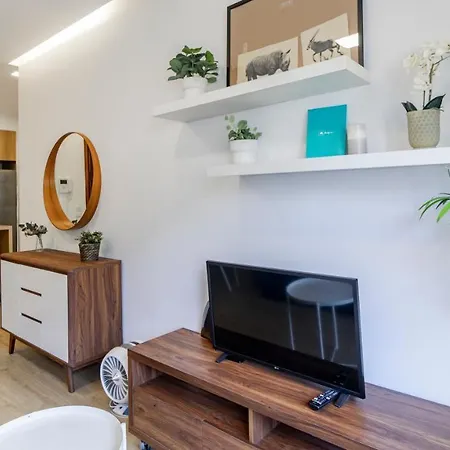 1br Retreat In Prime Location By Lovelystay Oporto
