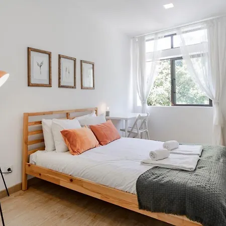 1br Retreat In Prime Location By Lovelystay Oporto